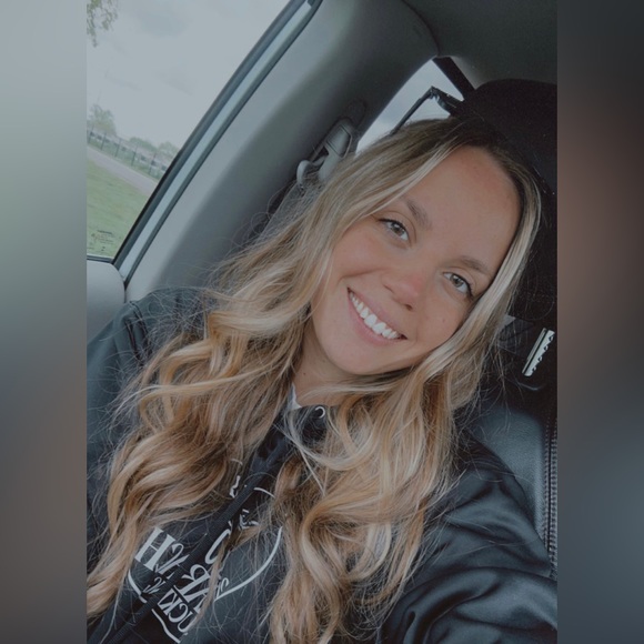 Welcome to my closet ✨ - Picture 3 of 3